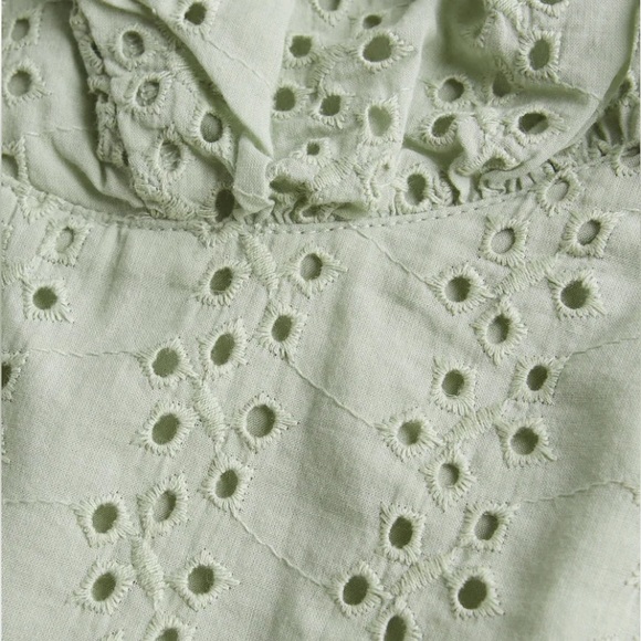 HOLLISTER BNWOT green eyelet blouse - Picture 2 of 4